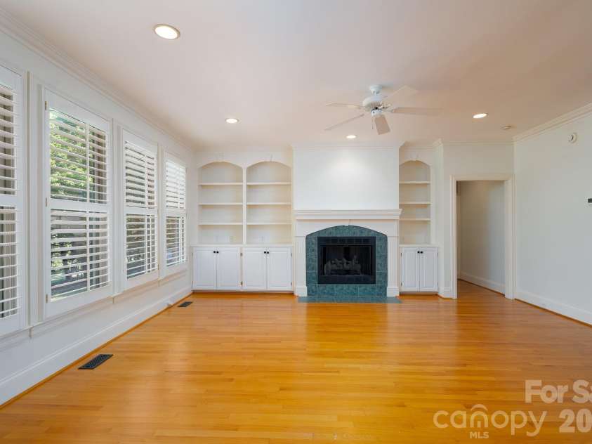 205 Piney Grove Point, New London, NC 28127.  MLS# CAR4409466, YatesRealty ID 42859. Great Room