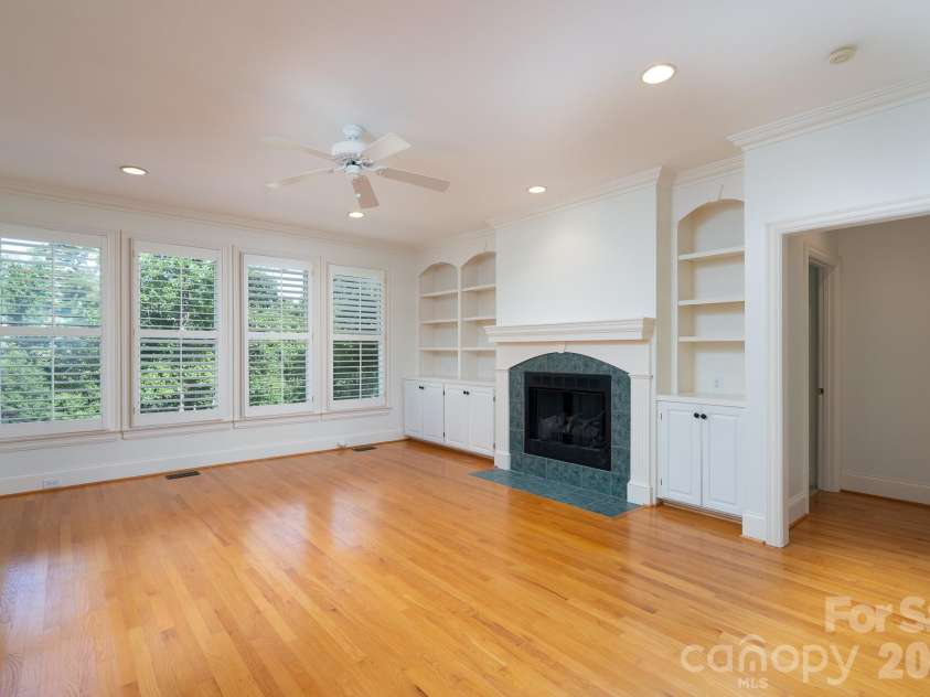 205 Piney Grove Point, New London, NC 28127.  MLS# CAR4409466, YatesRealty ID 42859. Great Room