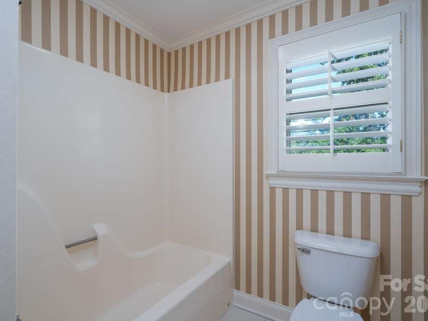 205 Piney Grove Point, New London, NC 28127.  MLS# CAR4409466, YatesRealty ID 42859. Guest Bath