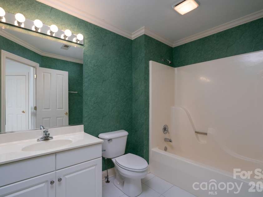 205 Piney Grove Point, New London, NC 28127.  MLS# CAR4409466, YatesRealty ID 42859. Guest Bath