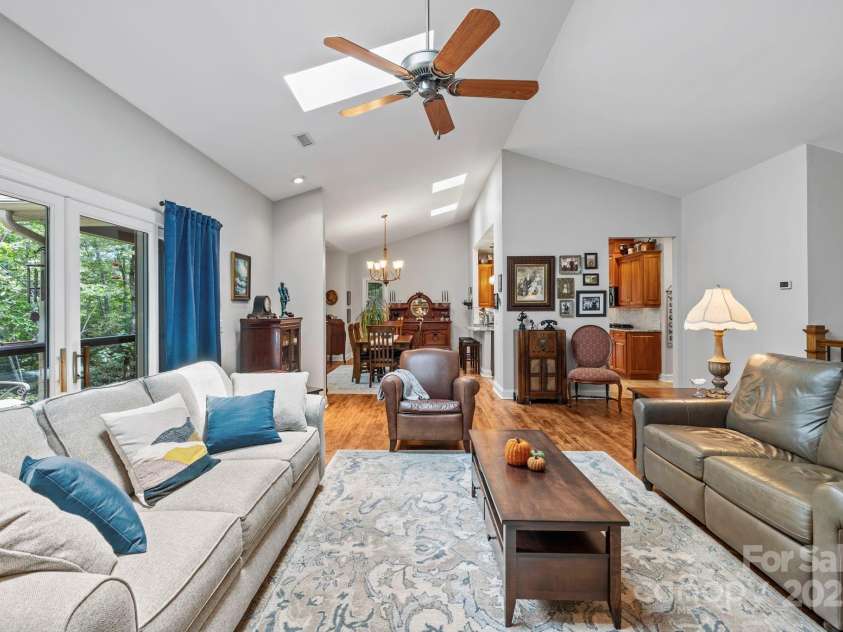 21 Waga Court, Brevard, NC 28712.  MLS# CAR4291498, YatesRealty ID 4286. 