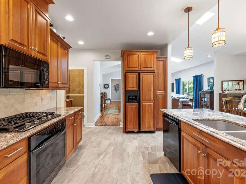 21 Waga Court, Brevard, NC 28712.  MLS# CAR4291498, YatesRealty ID 4286. 