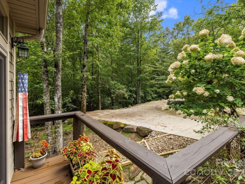 21 Waga Court, Brevard, NC 28712.  MLS# CAR4291498, YatesRealty ID 4286. 