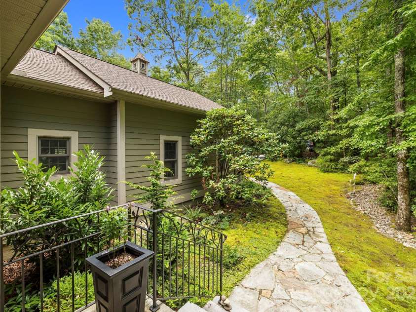 21 Waga Court, Brevard, NC 28712.  MLS# CAR4291498, YatesRealty ID 4286. 