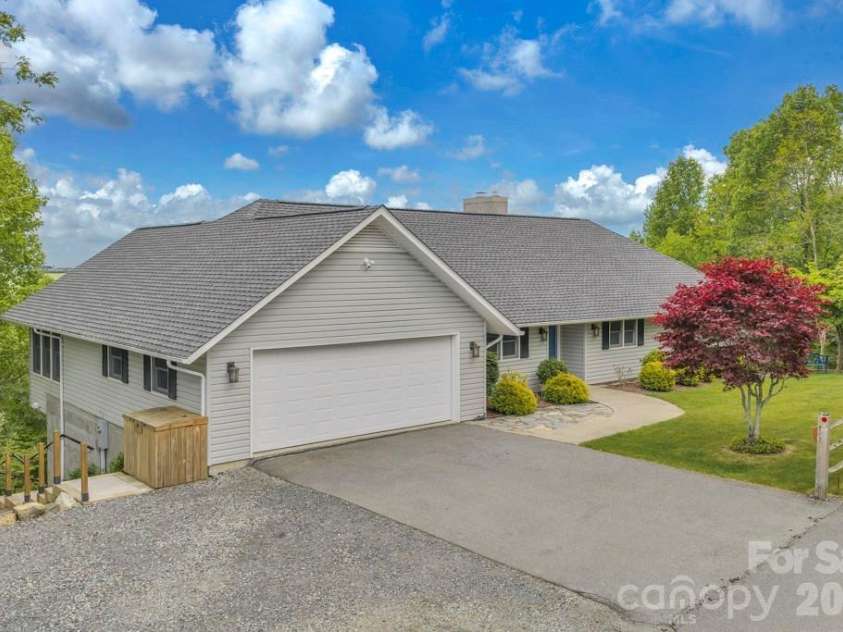 784 Alpine Drive, Seven Devils, NC 28604.  MLS# CAR4409563, YatesRealty ID 42862. 