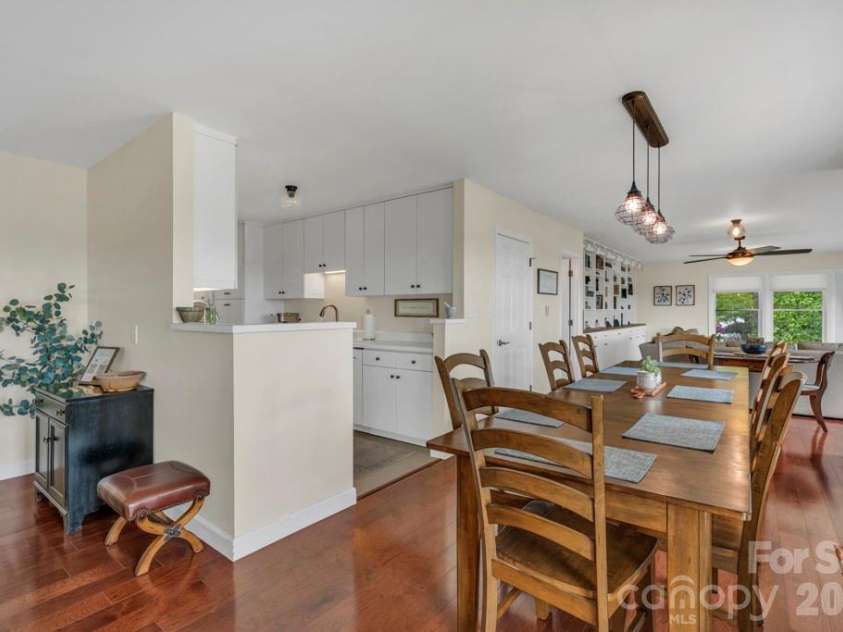 784 Alpine Drive, Seven Devils, NC 28604.  MLS# CAR4409563, YatesRealty ID 42862. 