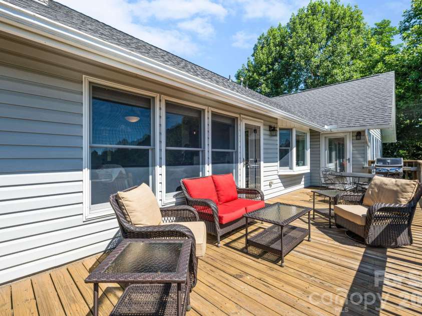 784 Alpine Drive, Seven Devils, NC 28604.  MLS# CAR4409563, YatesRealty ID 42862. 