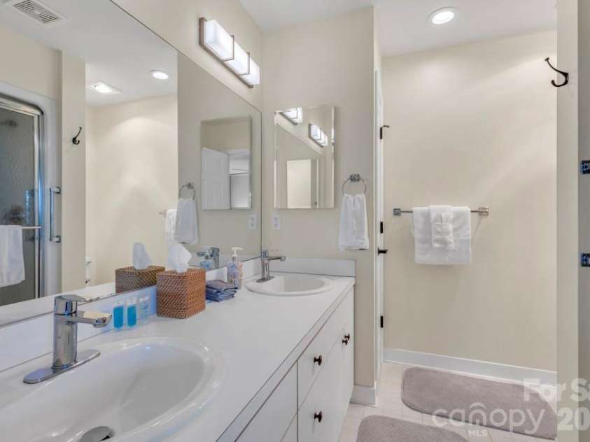 784 Alpine Drive, Seven Devils, NC 28604.  MLS# CAR4409563, YatesRealty ID 42862. 
