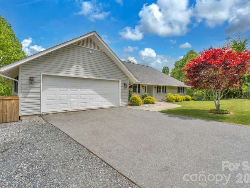 784 Alpine Drive, Seven Devils, NC 28604.  MLS# CAR4409563, YatesRealty ID 42862. 