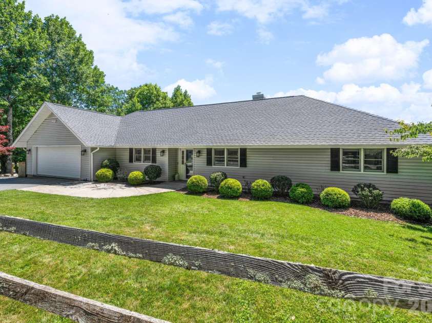 784 Alpine Drive, Seven Devils, NC 28604.  MLS# CAR4409563, YatesRealty ID 42862. 