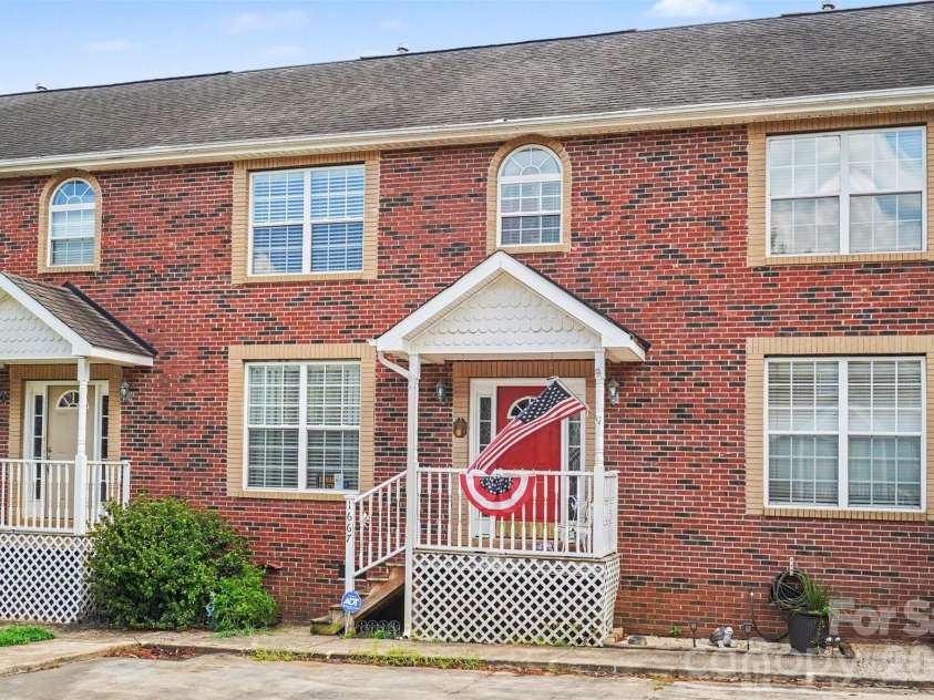 1667 Flintwood Drive, Rock Hill, SC 29732.  MLS# CAR4412741, YatesRealty ID 42864. 