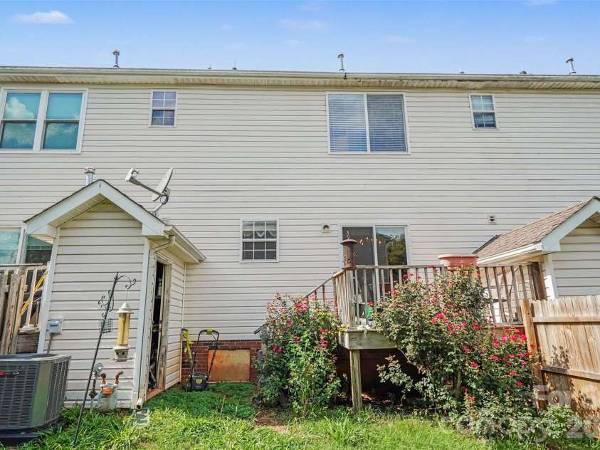 1667 Flintwood Drive, Rock Hill, SC 29732.  MLS# CAR4412741, YatesRealty ID 42864. 