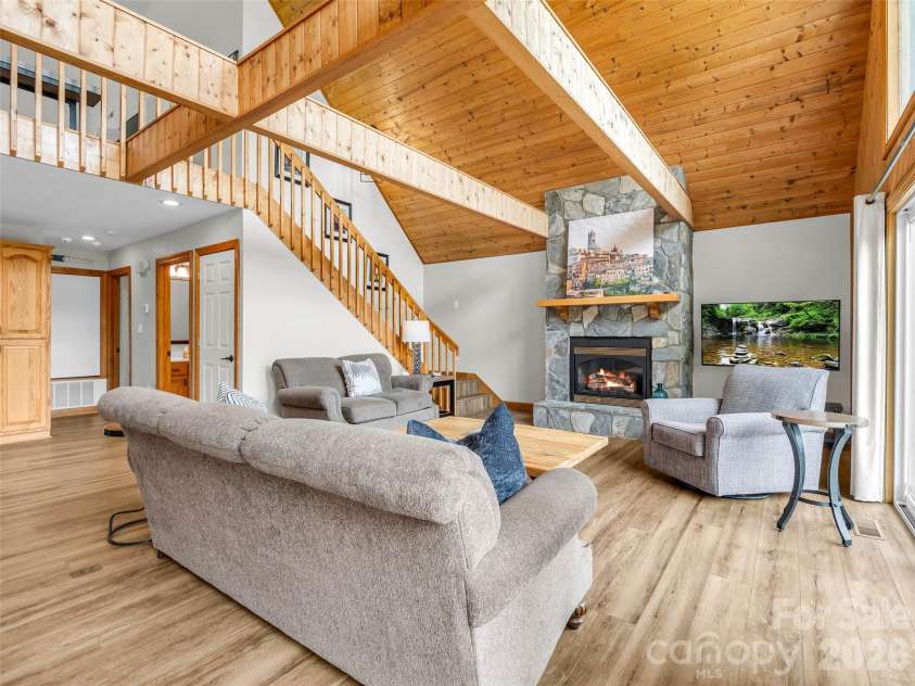 450 Windom Cove, Burnsville, NC 28714.  MLS# CAR4409160, YatesRealty ID 42870. 