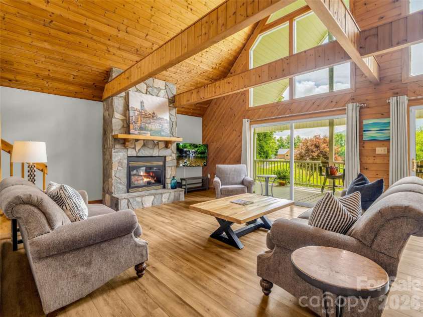 450 Windom Cove, Burnsville, NC 28714.  MLS# CAR4409160, YatesRealty ID 42870. 