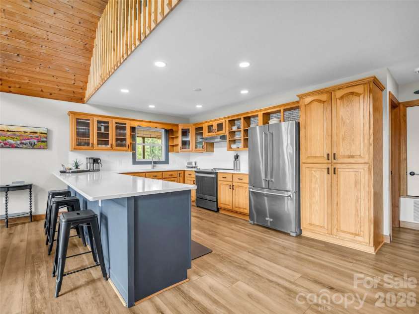 450 Windom Cove, Burnsville, NC 28714.  MLS# CAR4409160, YatesRealty ID 42870. 