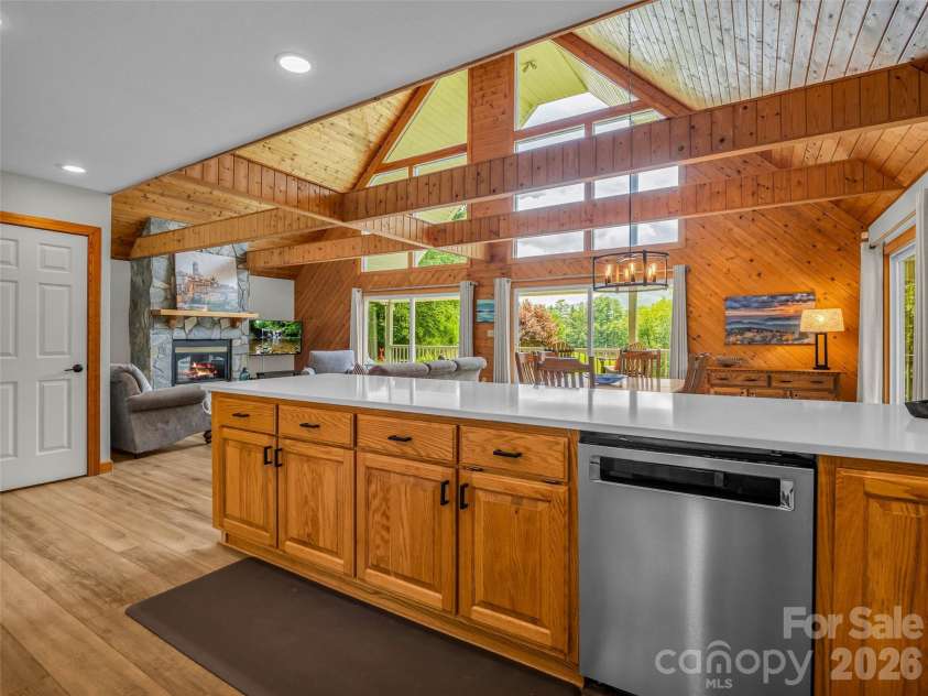 450 Windom Cove, Burnsville, NC 28714.  MLS# CAR4409160, YatesRealty ID 42870. 