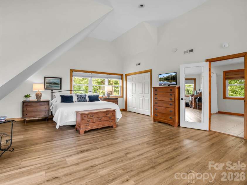 450 Windom Cove, Burnsville, NC 28714.  MLS# CAR4409160, YatesRealty ID 42870. 