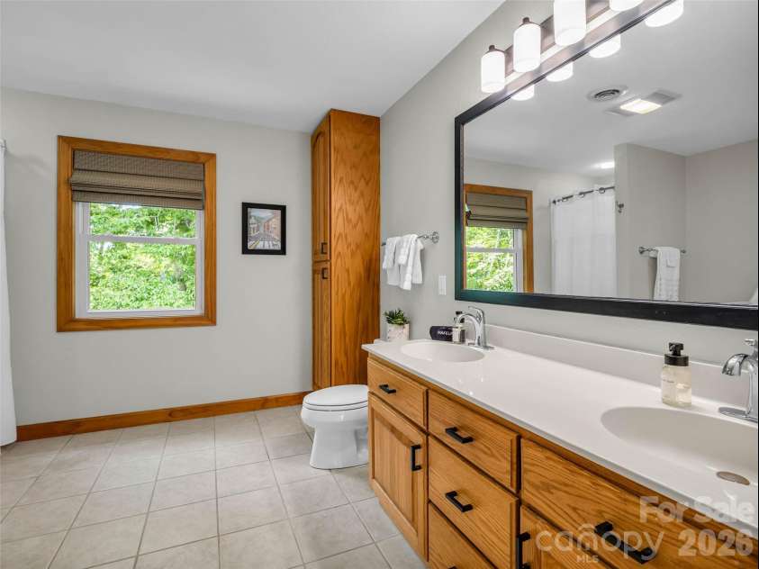 450 Windom Cove, Burnsville, NC 28714.  MLS# CAR4409160, YatesRealty ID 42870. 