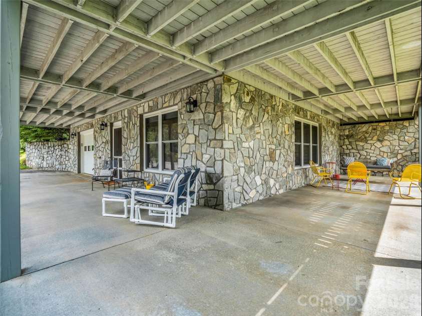 450 Windom Cove, Burnsville, NC 28714.  MLS# CAR4409160, YatesRealty ID 42870. 