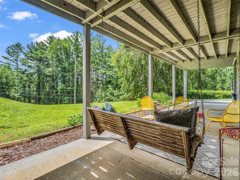 450 Windom Cove, Burnsville, NC 28714.  MLS# CAR4409160, YatesRealty ID 42870. 
