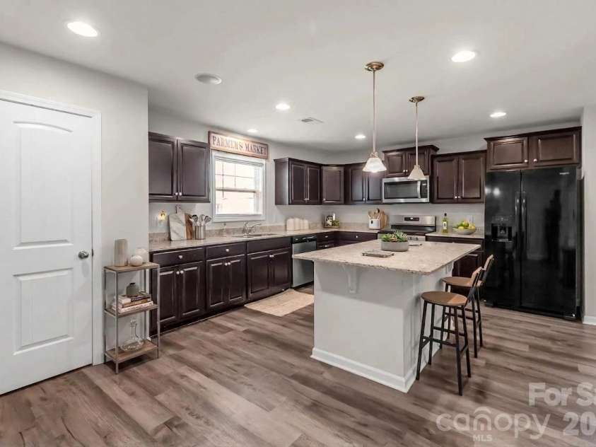45 Ridge Circle Drive, Camden, SC 29020.  MLS# CAR4405469, YatesRealty ID 42871. 