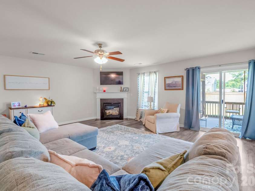 45 Ridge Circle Drive, Camden, SC 29020.  MLS# CAR4405469, YatesRealty ID 42871. 