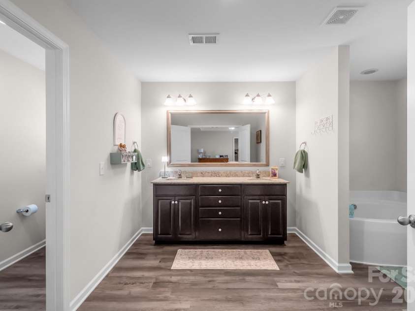 45 Ridge Circle Drive, Camden, SC 29020.  MLS# CAR4405469, YatesRealty ID 42871. 