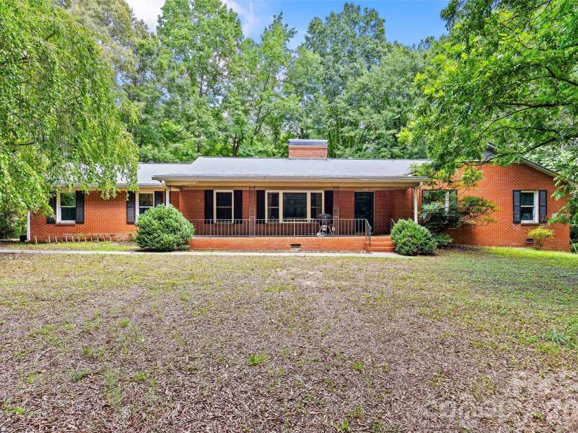 717 Wren Road, Gastonia, NC 28056.  MLS# CAR4411384, YatesRealty ID 42874. 