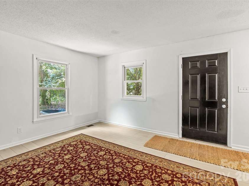 717 Wren Road, Gastonia, NC 28056.  MLS# CAR4411384, YatesRealty ID 42874. 
