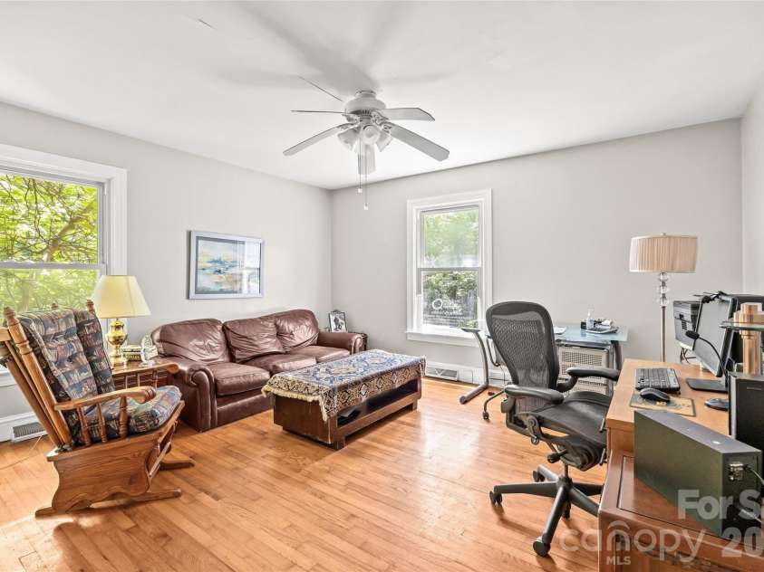 717 Wren Road, Gastonia, NC 28056.  MLS# CAR4411384, YatesRealty ID 42874. 
