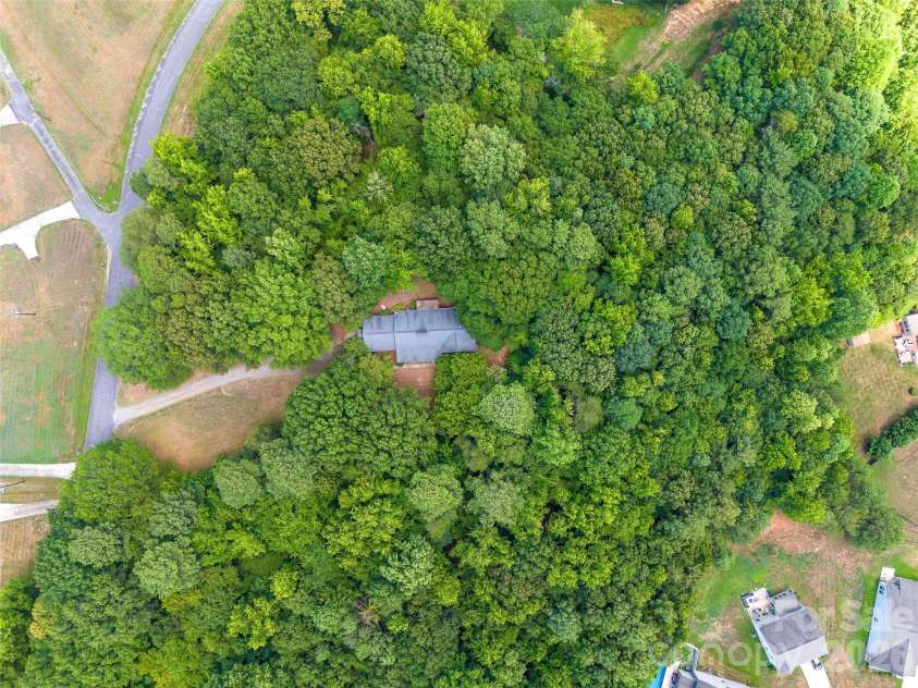 717 Wren Road, Gastonia, NC 28056.  MLS# CAR4411384, YatesRealty ID 42874. 