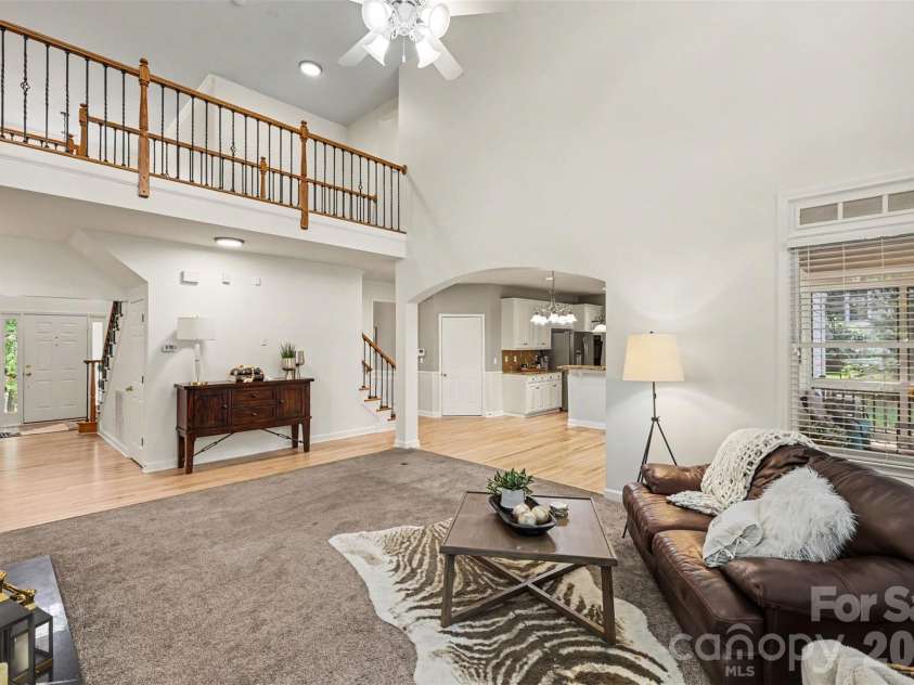 1208 High Brook Drive, Waxhaw, NC 28173.  MLS# CAR4409152, YatesRealty ID 42875. 2 story Great room