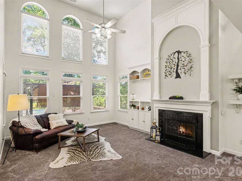 1208 High Brook Drive, Waxhaw, NC 28173.  MLS# CAR4409152, YatesRealty ID 42875. Gas log Fireplace with remote