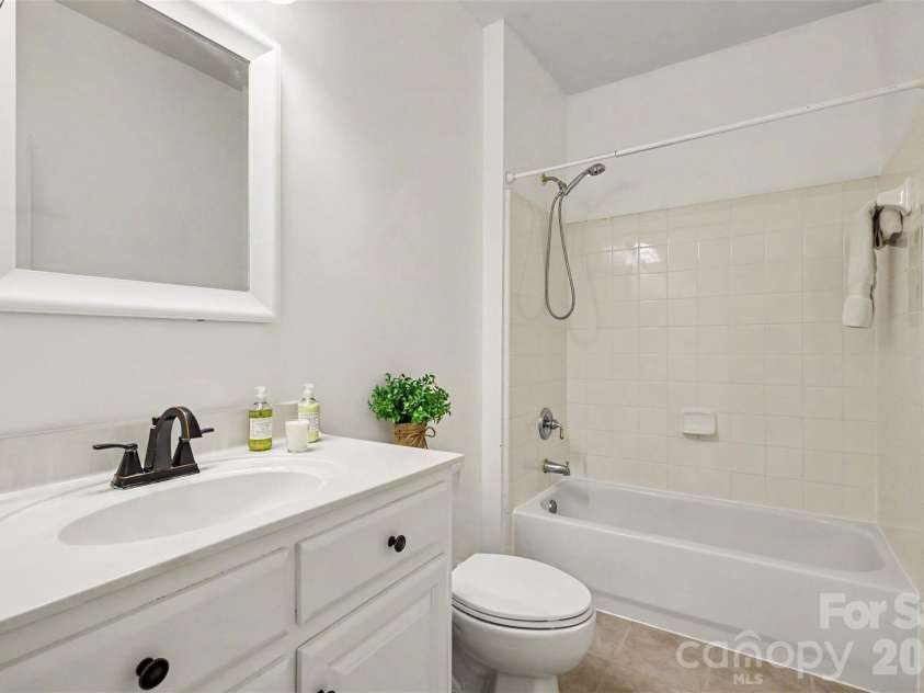 1208 High Brook Drive, Waxhaw, NC 28173.  MLS# CAR4409152, YatesRealty ID 42875. Main level full bathroom