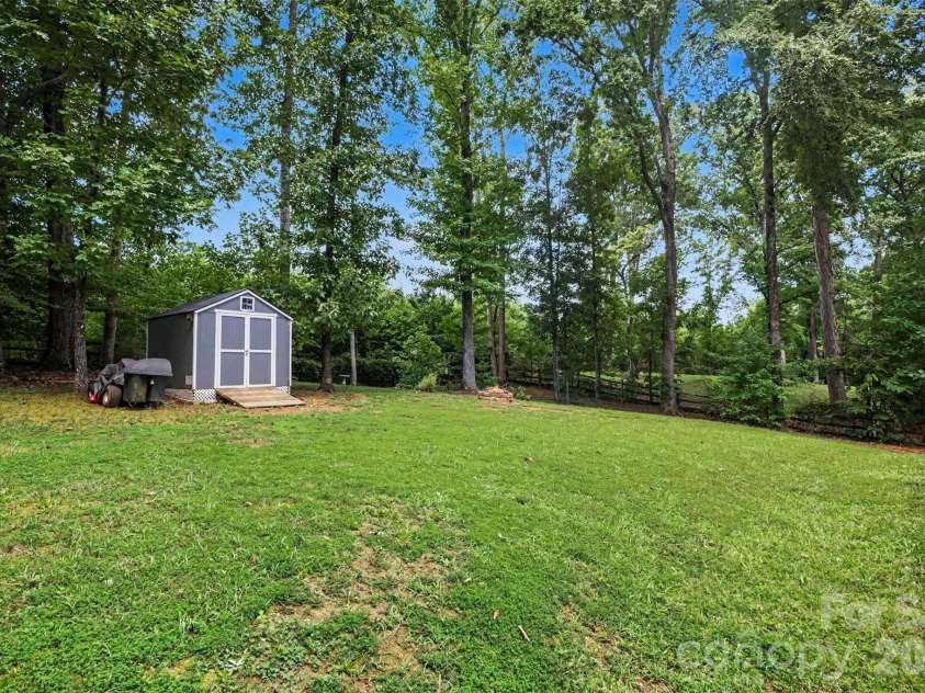 1208 High Brook Drive, Waxhaw, NC 28173.  MLS# CAR4409152, YatesRealty ID 42875. Storage shed