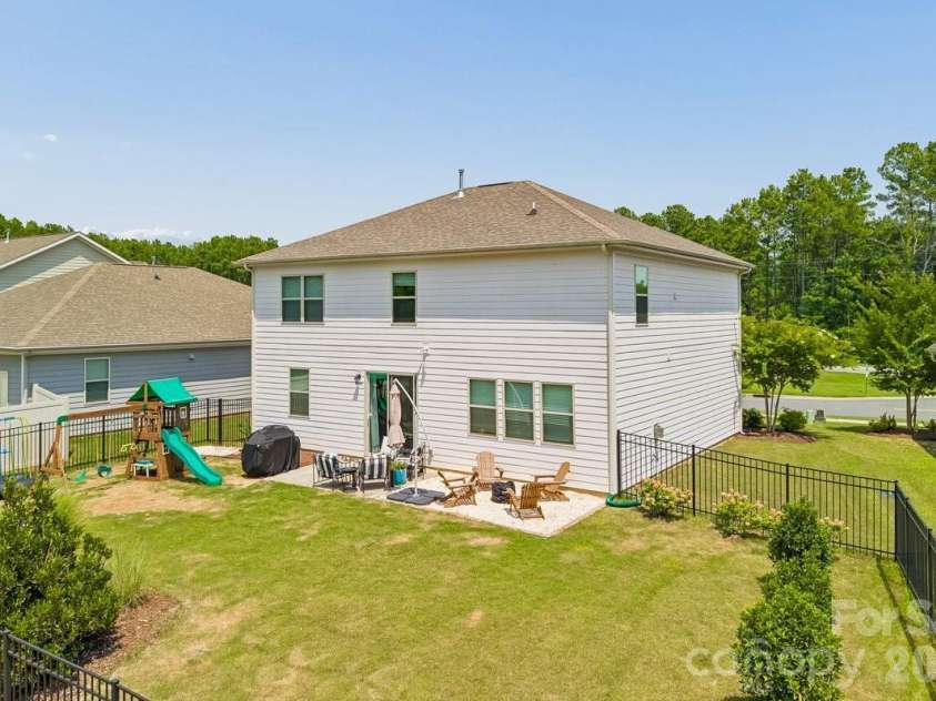 1809 Shelbourne Way, Fort Mill, SC 29707.  MLS# CAR4409296, YatesRealty ID 42876. 