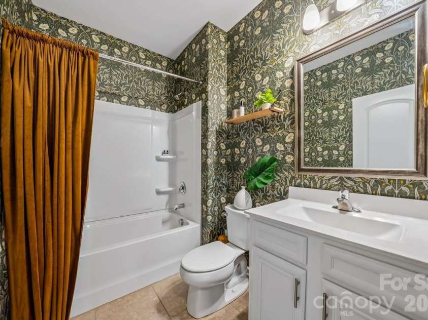 1809 Shelbourne Way, Fort Mill, SC 29707.  MLS# CAR4409296, YatesRealty ID 42876. 