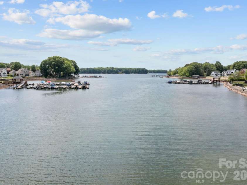 7322 Swansea Lane, Cornelius, NC 28031.  MLS# CAR4400642, YatesRealty ID 42878. 