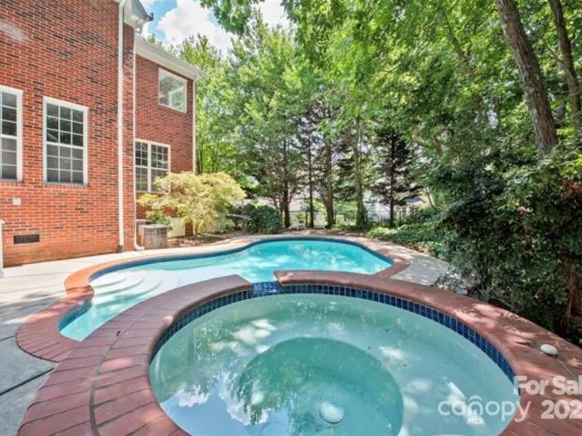 15613 Glen Miro Drive, Huntersville, NC 28078.  MLS# CAR4217939, YatesRealty ID 4288. 