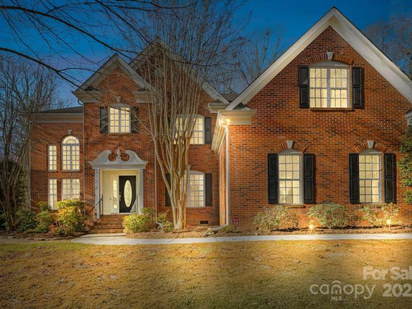 15613 Glen Miro Drive, Huntersville, NC 28078.  MLS# CAR4217939, YatesRealty ID 4288. 