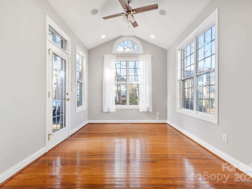 15613 Glen Miro Drive, Huntersville, NC 28078.  MLS# CAR4217939, YatesRealty ID 4288. Sunroom off the Kitchen