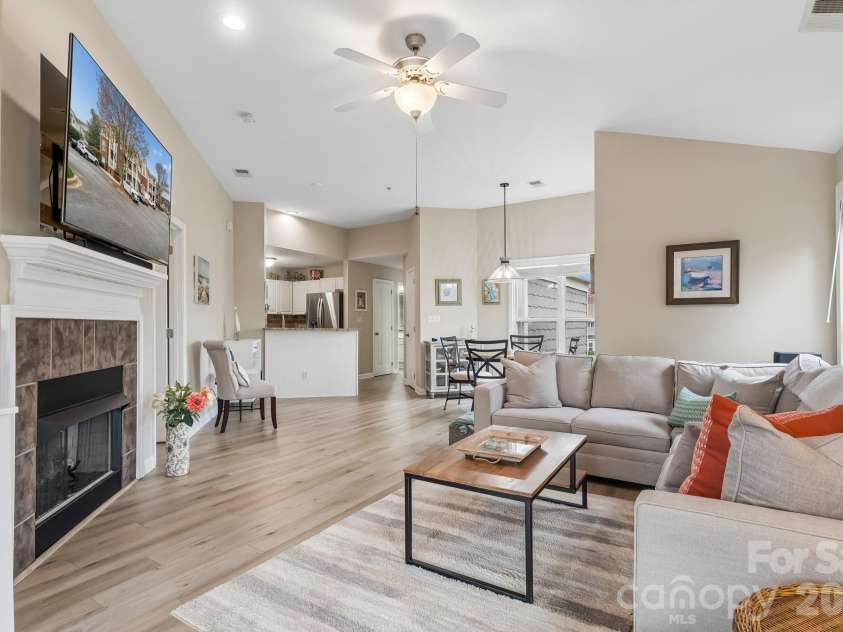 7844 Village Harbor Drive, Cornelius, NC 28031.  MLS# CAR4356496, YatesRealty ID 4288. Spacious living area with vaulted ceilings