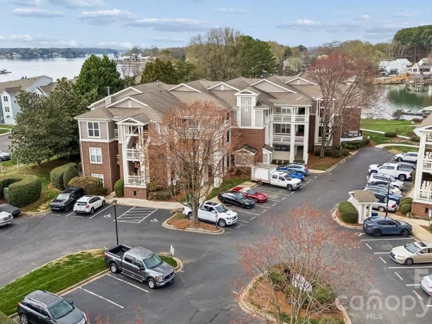 7844 Village Harbor Drive, Cornelius, NC 28031.  MLS# CAR4356496, YatesRealty ID 4288. Village Harbor Community