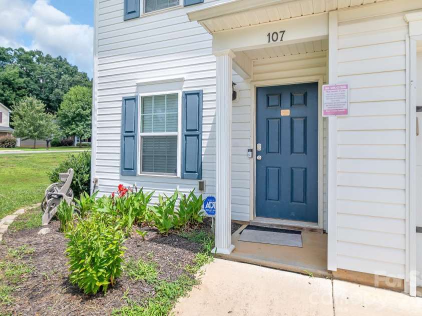 107 Olivia Lane, Lincolnton, NC 28092.  MLS# CAR4407526, YatesRealty ID 42882. 