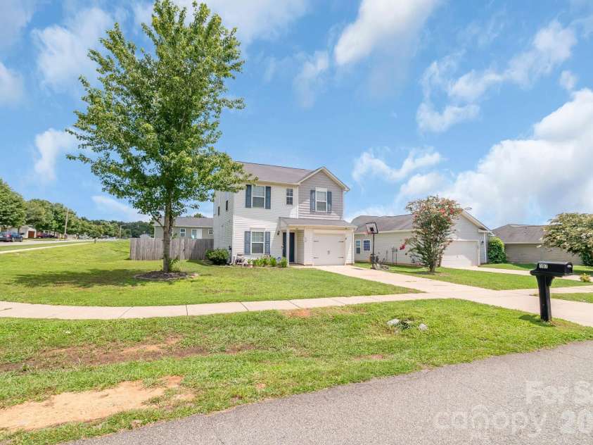 107 Olivia Lane, Lincolnton, NC 28092.  MLS# CAR4407526, YatesRealty ID 42882. 