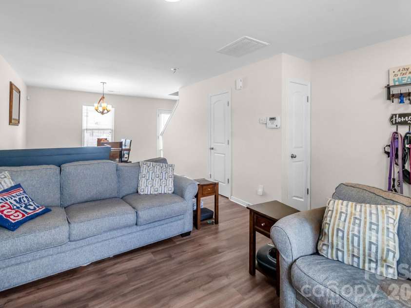 107 Olivia Lane, Lincolnton, NC 28092.  MLS# CAR4407526, YatesRealty ID 42882. 
