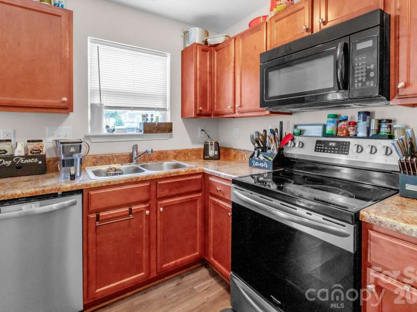 107 Olivia Lane, Lincolnton, NC 28092.  MLS# CAR4407526, YatesRealty ID 42882. 