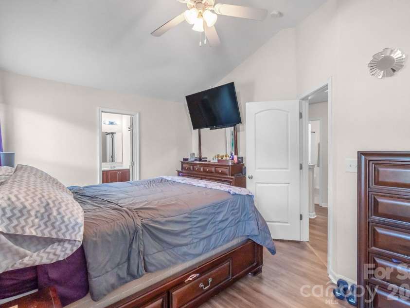 107 Olivia Lane, Lincolnton, NC 28092.  MLS# CAR4407526, YatesRealty ID 42882. 
