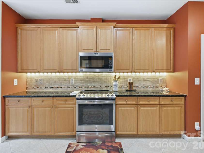136 Edge Hill Drive, Fort Mill, SC 29715.  MLS# CAR4408819, YatesRealty ID 42883. 