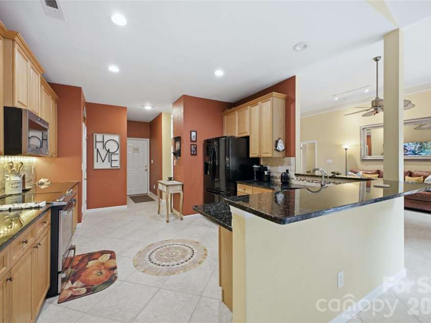 136 Edge Hill Drive, Fort Mill, SC 29715.  MLS# CAR4408819, YatesRealty ID 42883. 